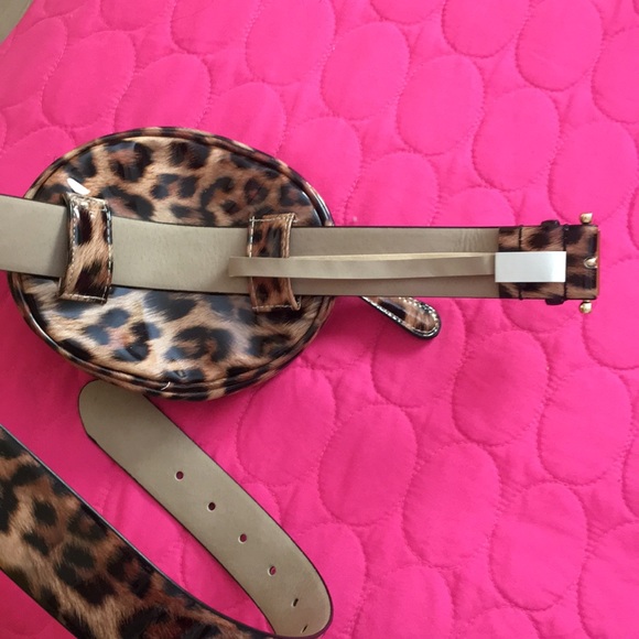 NWT VINCE CAMUTO PATRNT LEOPARD BELT BAG - Picture 7 of 9